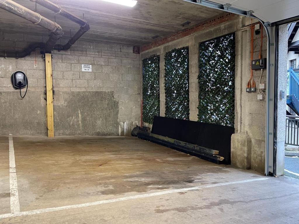 - Edinburgh - Apartment With Balcony And Free, Secure Garage Parking Экстерьер фото