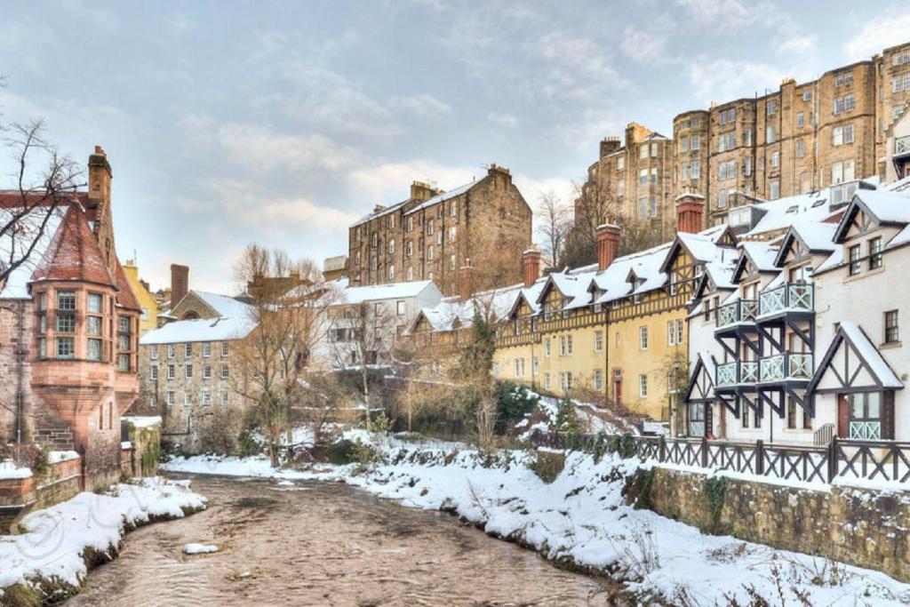 - Edinburgh - Apartment With Balcony And Free, Secure Garage Parking Экстерьер фото