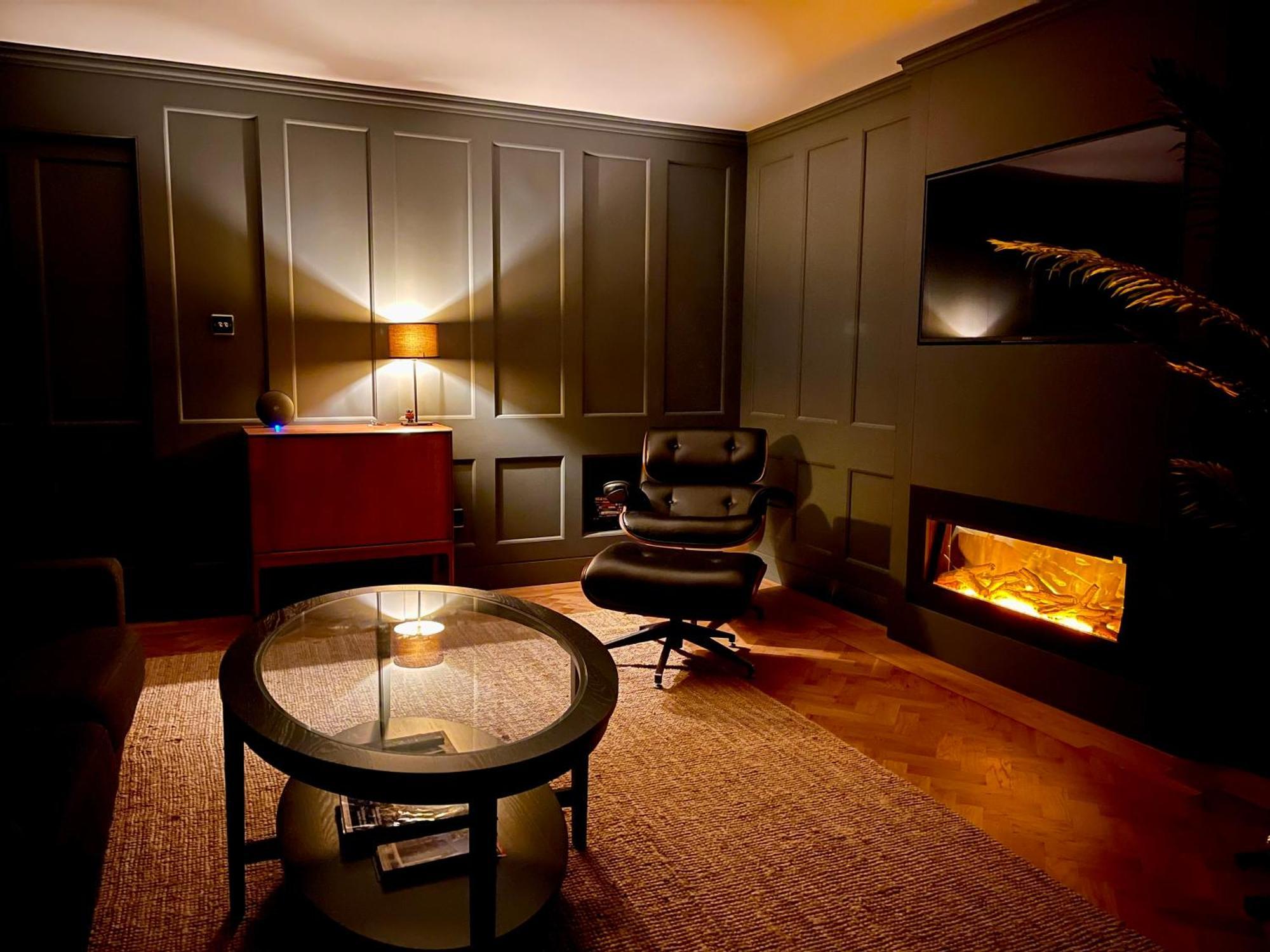- Edinburgh - Apartment With Balcony And Free, Secure Garage Parking Экстерьер фото
