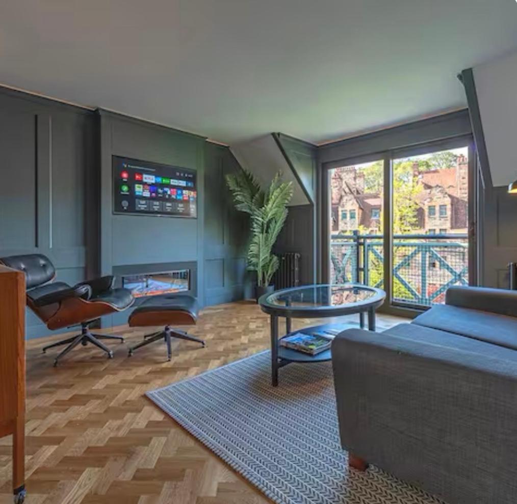 - Edinburgh - Apartment With Balcony And Free, Secure Garage Parking Экстерьер фото